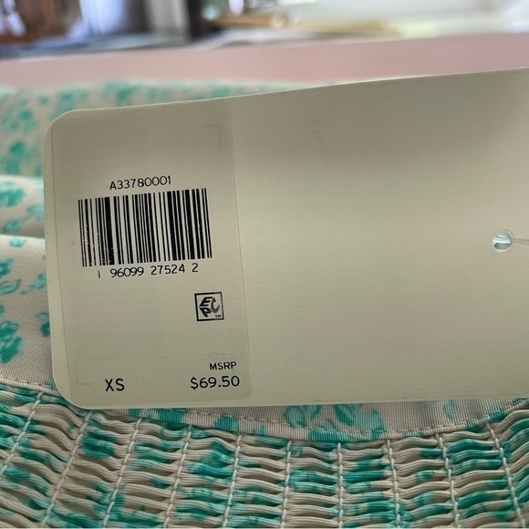 LEVIS “The Statement Blouse” Green Floral Size XS NWT - Picture 4 of 5